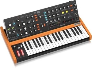 BEHRINGER POLY D