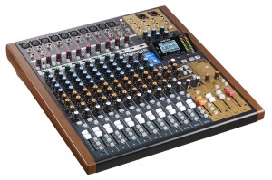 TASCAM MODEL16